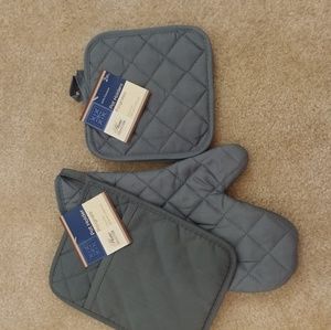 Set of 4 grey potholders